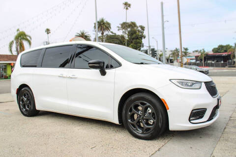 2023 Chrysler Pacifica Plug-In Hybrid Limited