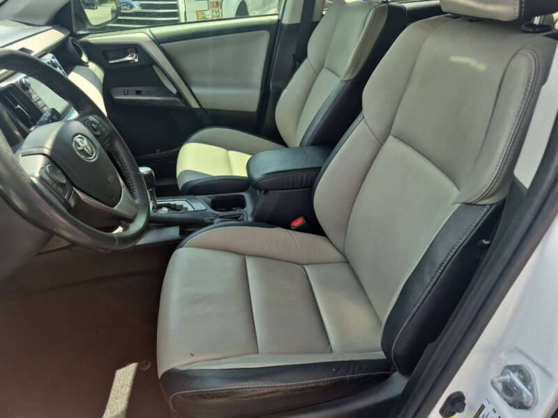 2017 Toyota RAV4 Platinum