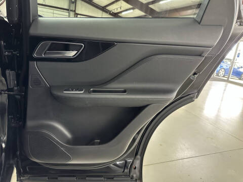 2018 Jaguar F-PACE 25t