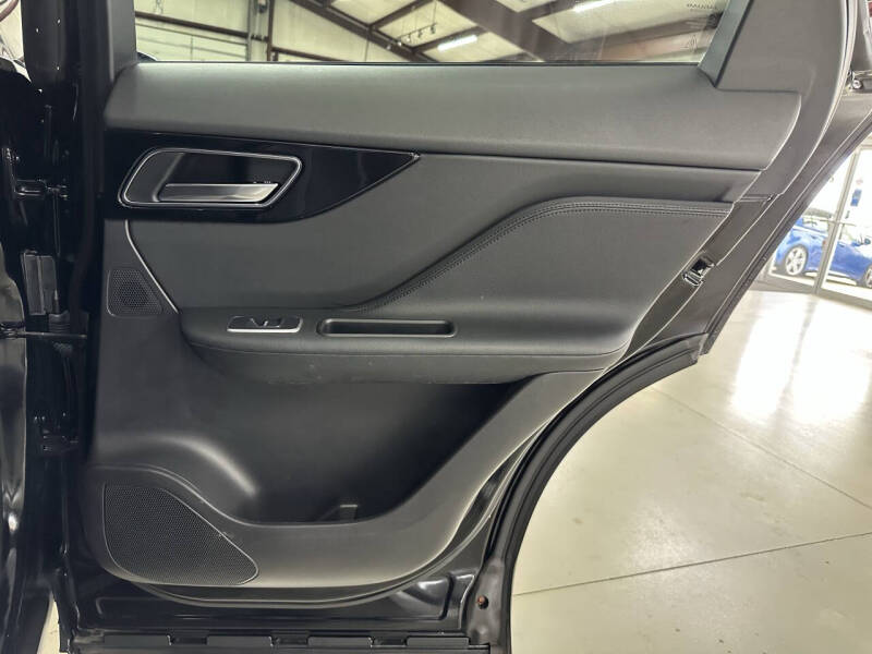 2018 Jaguar F-PACE 25t