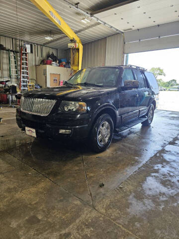 2006 Ford Expedition for sale at WESTSIDE GARAGE LLC in Keokuk IA