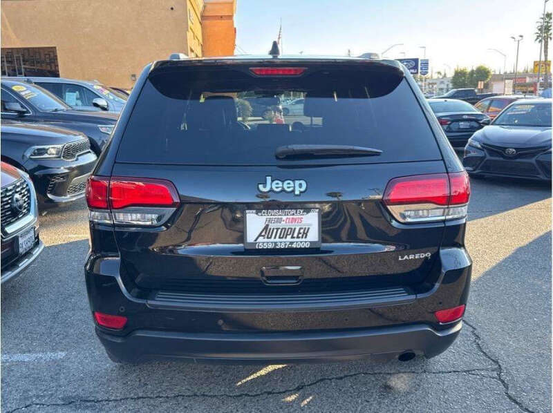 2020 Jeep Grand Cherokee Laredo