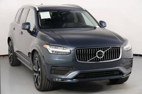 2022 Volvo XC90 T6 Momentum 7-Passenger