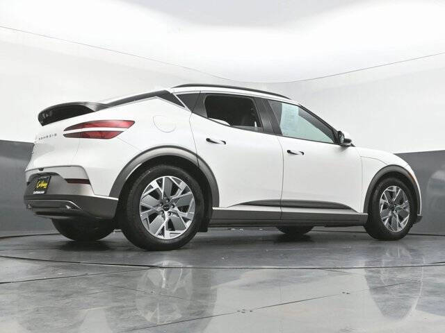 2025 Genesis GV60 Standard