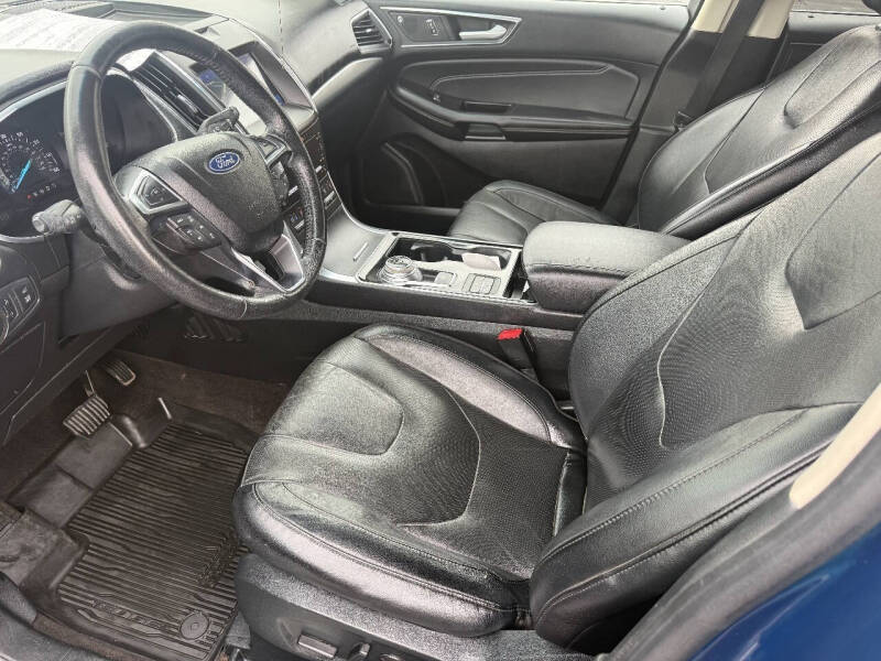 2020 Ford Edge Titanium