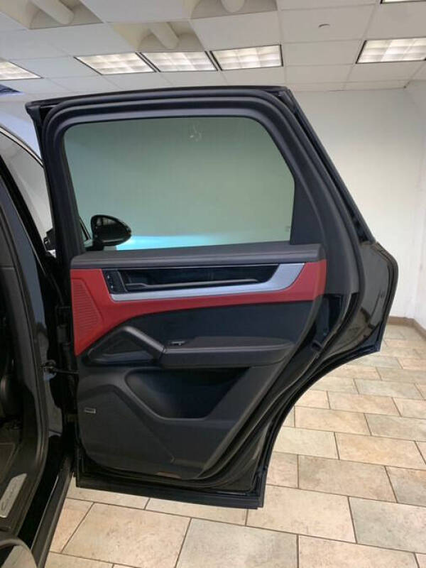 2024 Porsche Cayenne S