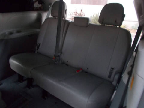 2011 Toyota Sienna XLE 7-Passenger Auto Access Seat