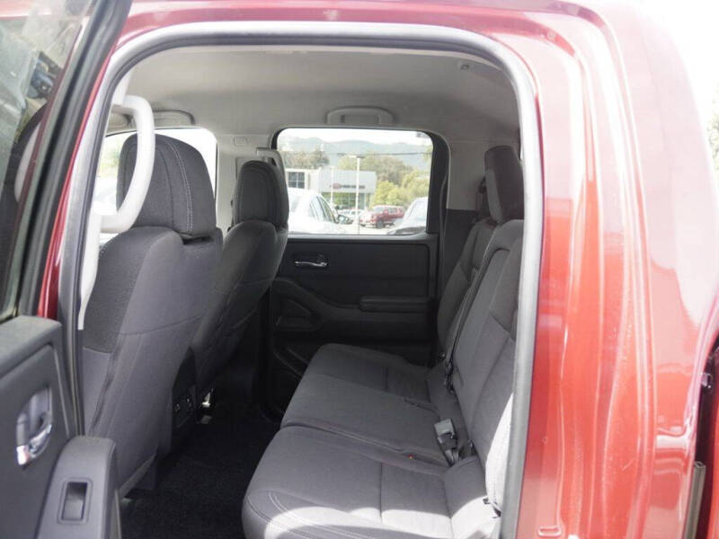 2023 Nissan Frontier SV