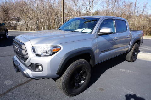 2017 Toyota Tacoma for sale at Modern Motors - Thomasville INC in Thomasville NC