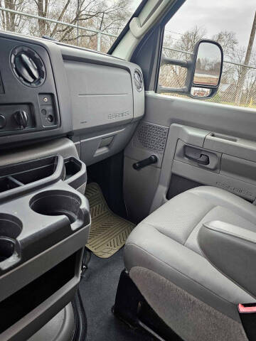 2015 Ford E-Series E-350 SD