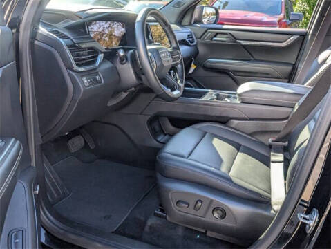 2024 GMC Acadia Elevation