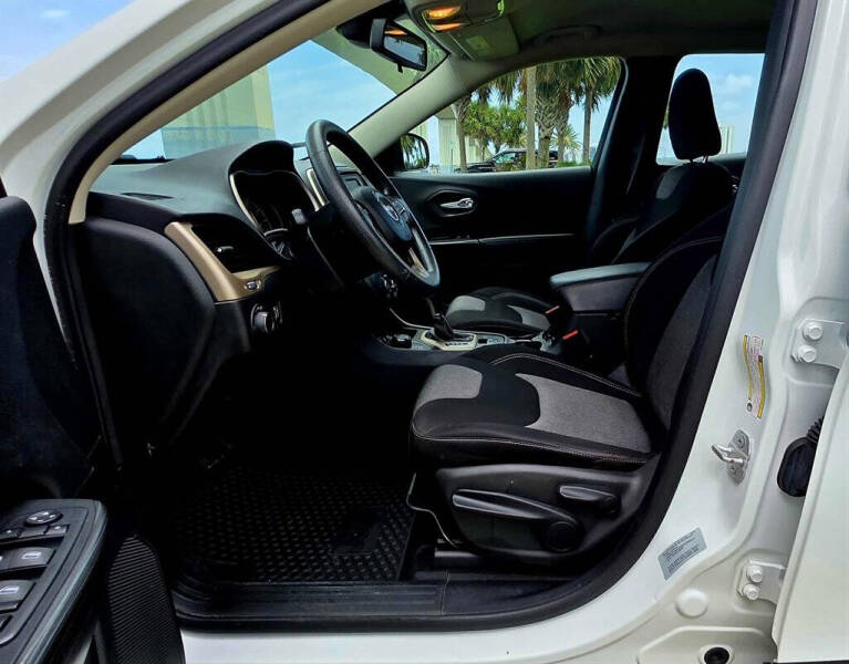 2015 Jeep Cherokee Sport