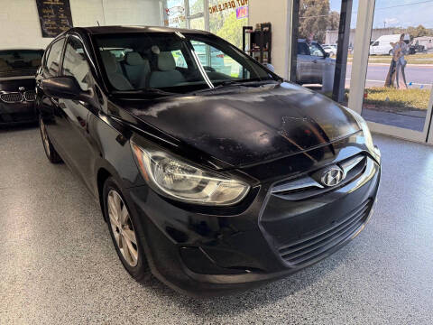 2012 Hyundai Accent SE