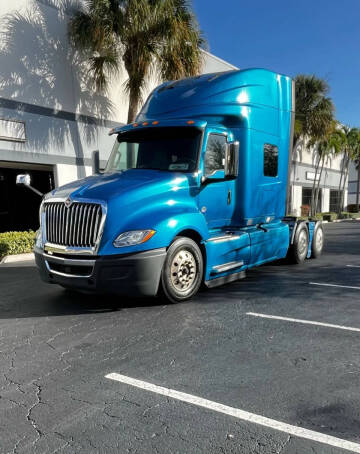 2018 International LT625