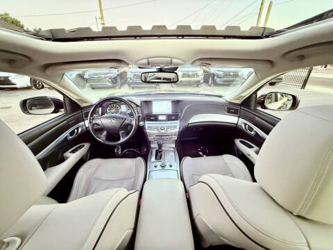 2017 Infiniti Q70L 3.7