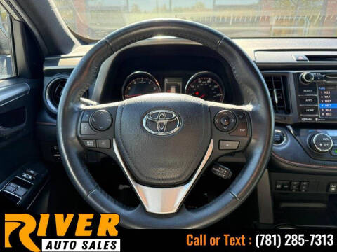 2017 Toyota RAV4 SE