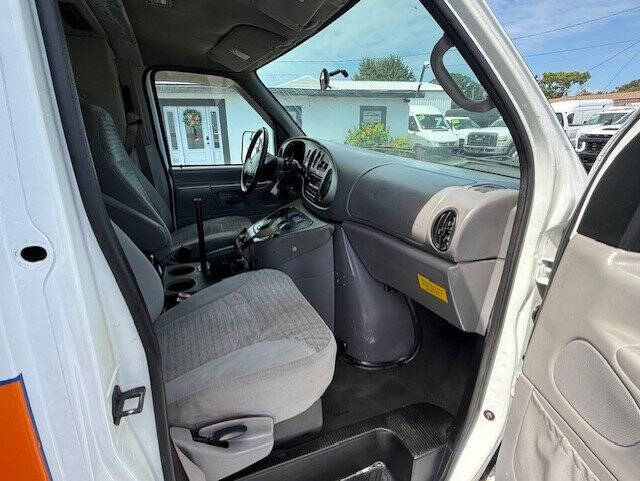 2002 Ford E-Series E-450 SD