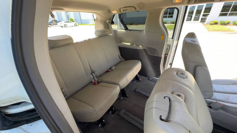 2014 Toyota Sienna Limited 7-Passenger
