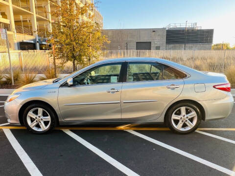 2016 Toyota Camry Hybrid LE
