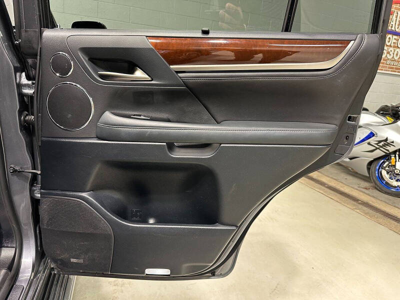 2016 Lexus LX 570