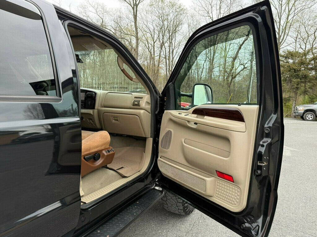 2005 Ford F-350 Super Duty 52