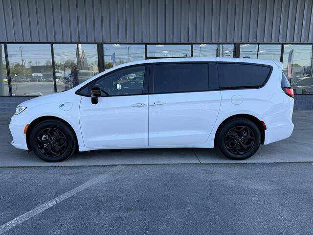 2023 Chrysler Pacifica Plug-In Hybrid Limited