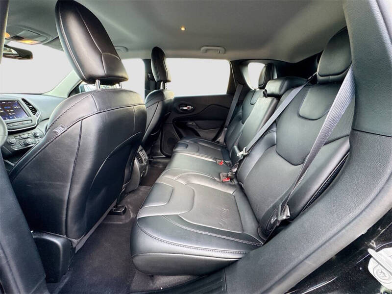 2023 Jeep Cherokee Altitude Lux