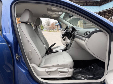 2017 Volkswagen Passat 1.8T R-Line