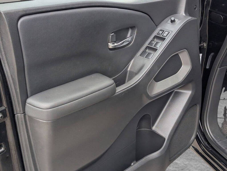 2022 Nissan Frontier SV