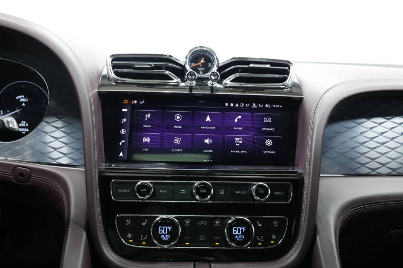 2023 Bentley Bentayga EWB