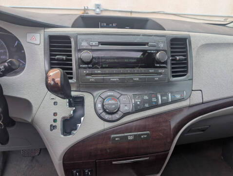 2012 Toyota Sienna XLE 8-Passenger