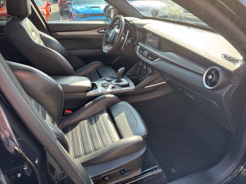 2022 Alfa Romeo Stelvio Veloce