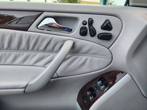 2001 Mercedes-Benz C-Class C 320