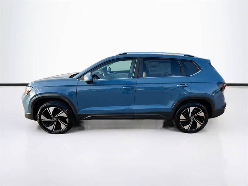 2025 Volkswagen Taos SE 4Motion