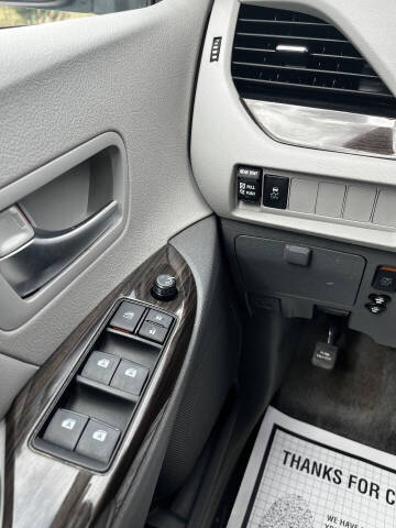 2019 Toyota Sienna XLE 8-Passenger