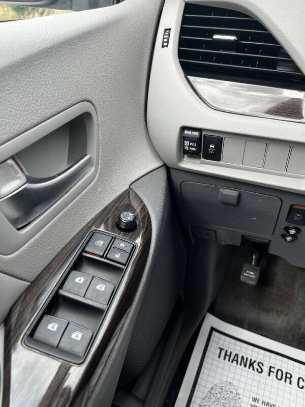 2019 Toyota Sienna XLE 8-Passenger