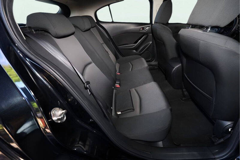 2017 Mazda MAZDA3 Sport