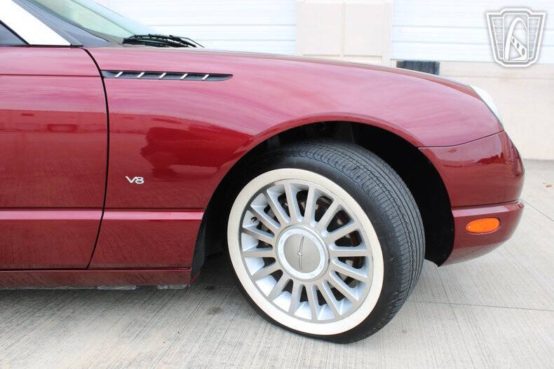 2004 Ford Thunderbird Deluxe