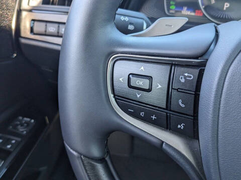 2025 Lexus ES 300h Ultra Luxury