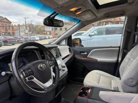 2015 Toyota Sienna