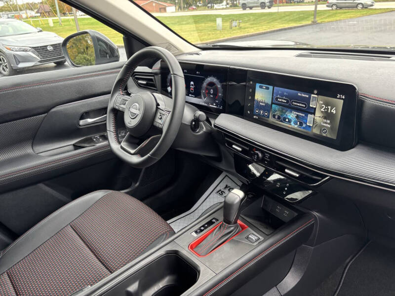 2025 Nissan Kicks SR