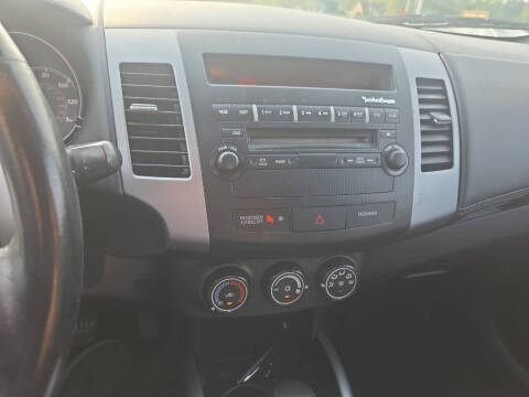 2011 Mitsubishi Outlander SE