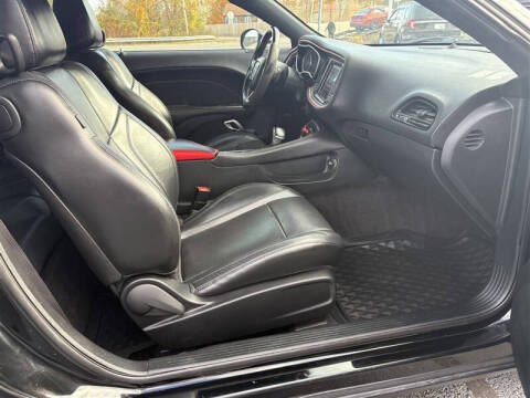 2017 Dodge Challenger SXT