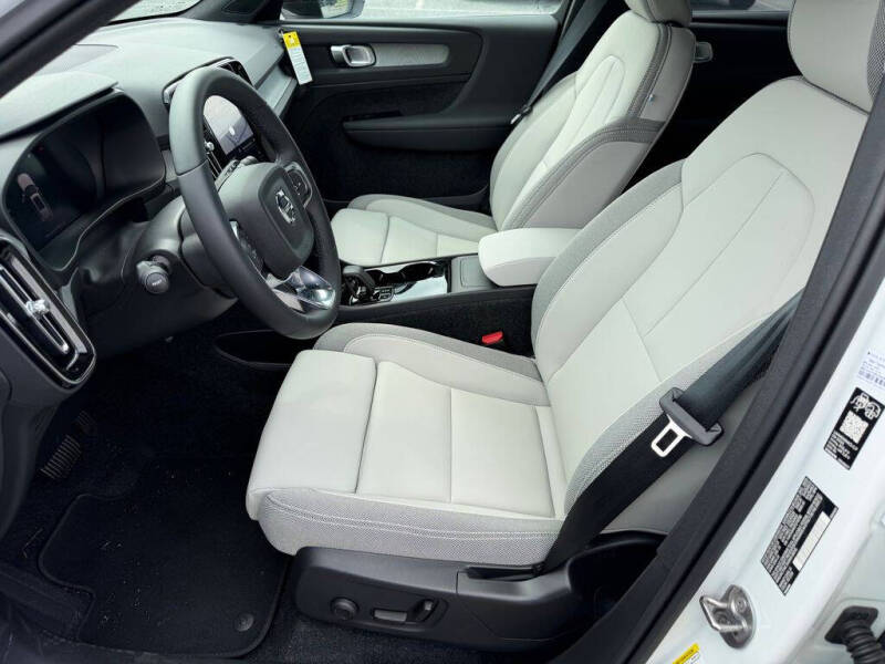 2026 Volvo EX40 Plus