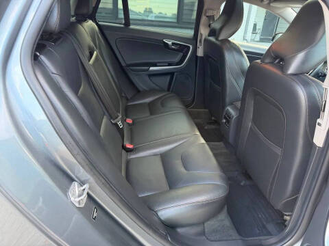 2016 Volvo V60 Cross Country T5