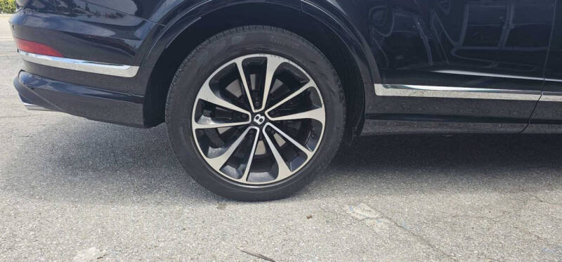 2023 Bentley Bentayga