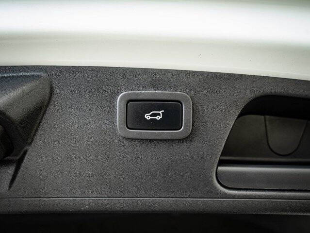 2022 Jaguar E-PACE P250 SE