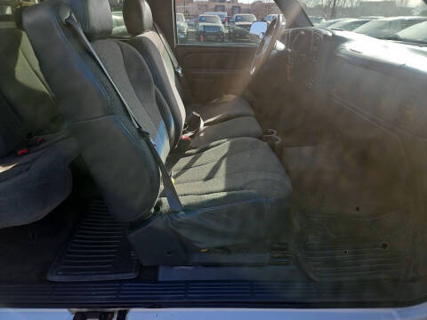 2004 Chevrolet Silverado 2500HD LS