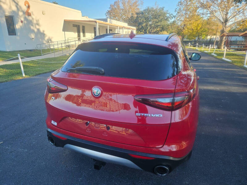 2018 Alfa Romeo Stelvio Sport photo 22