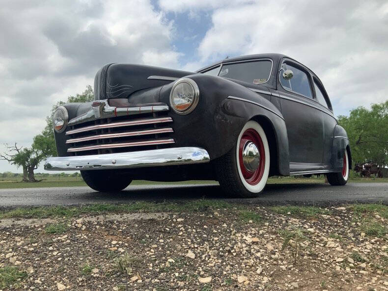 1946 Ford Deluxe